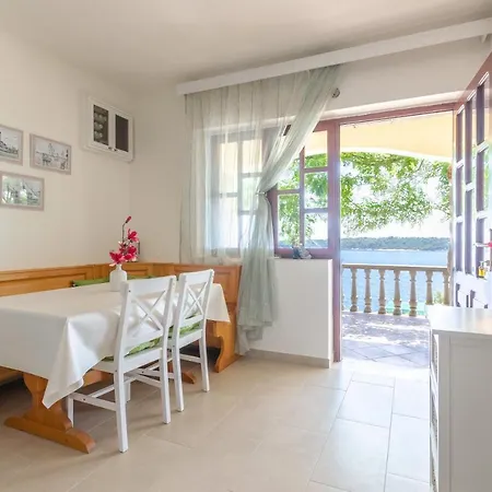 Tomas No.1 * פריזבה